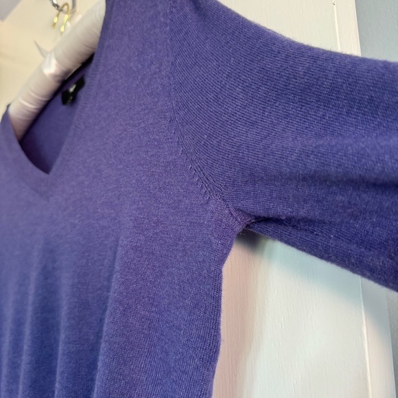 LAST CHANCE Like new! Mossimo large purple sweater fall cozy sleeves v-neck top - Picture 5 of 7